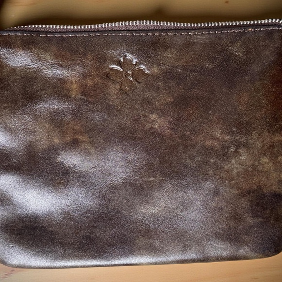 Patricia Nash Cassini Wristlet - Picture 2 of 3